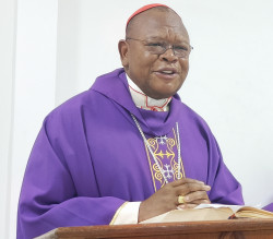 PHOTO-2-Le_Cardinal Fridolin Ambongo_le_06_March_2024_a_Accra.jpg